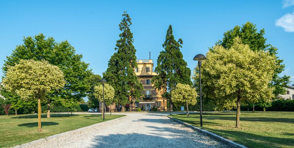 Hotel Villa Liberty Pontecurone Екстер'єр фото