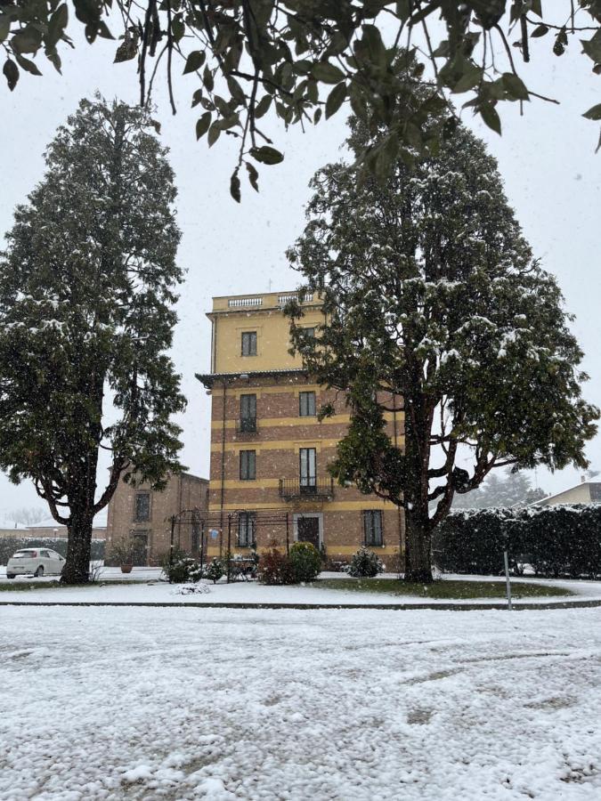 Hotel Villa Liberty Pontecurone Екстер'єр фото