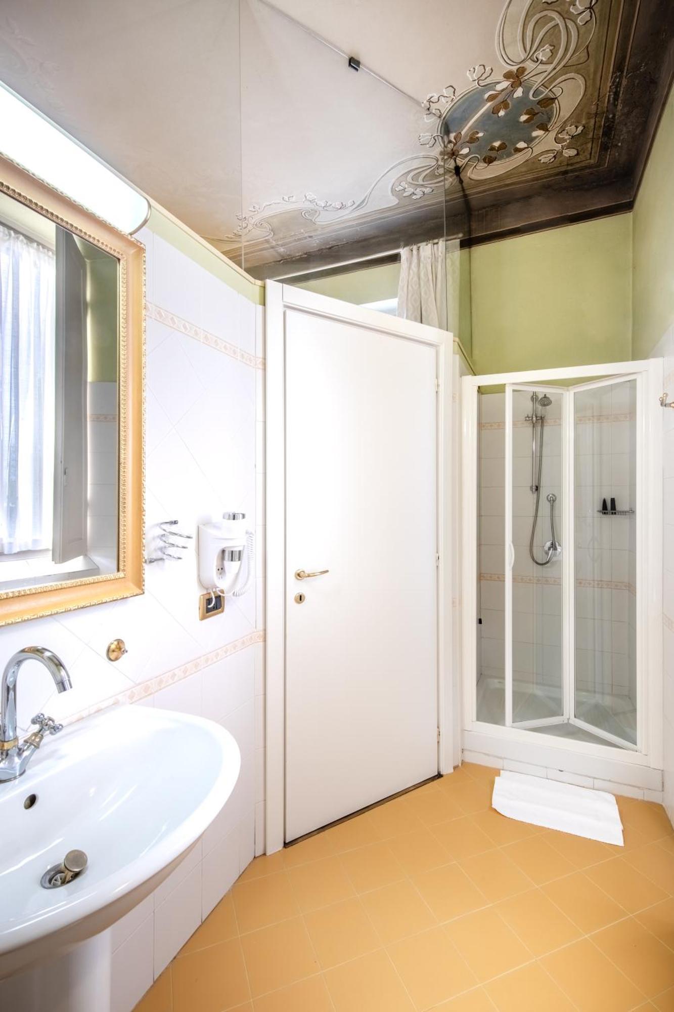 Hotel Villa Liberty Pontecurone Екстер'єр фото