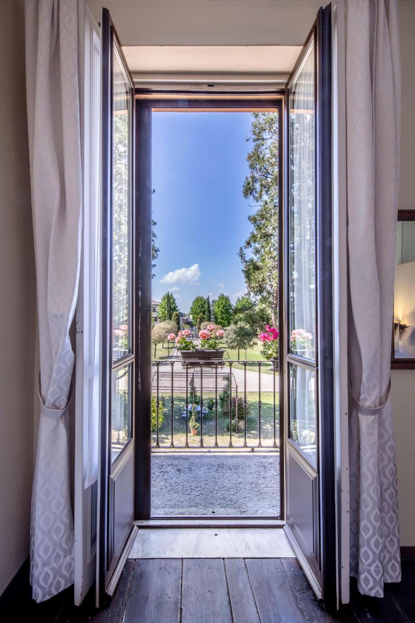 Hotel Villa Liberty Pontecurone Екстер'єр фото