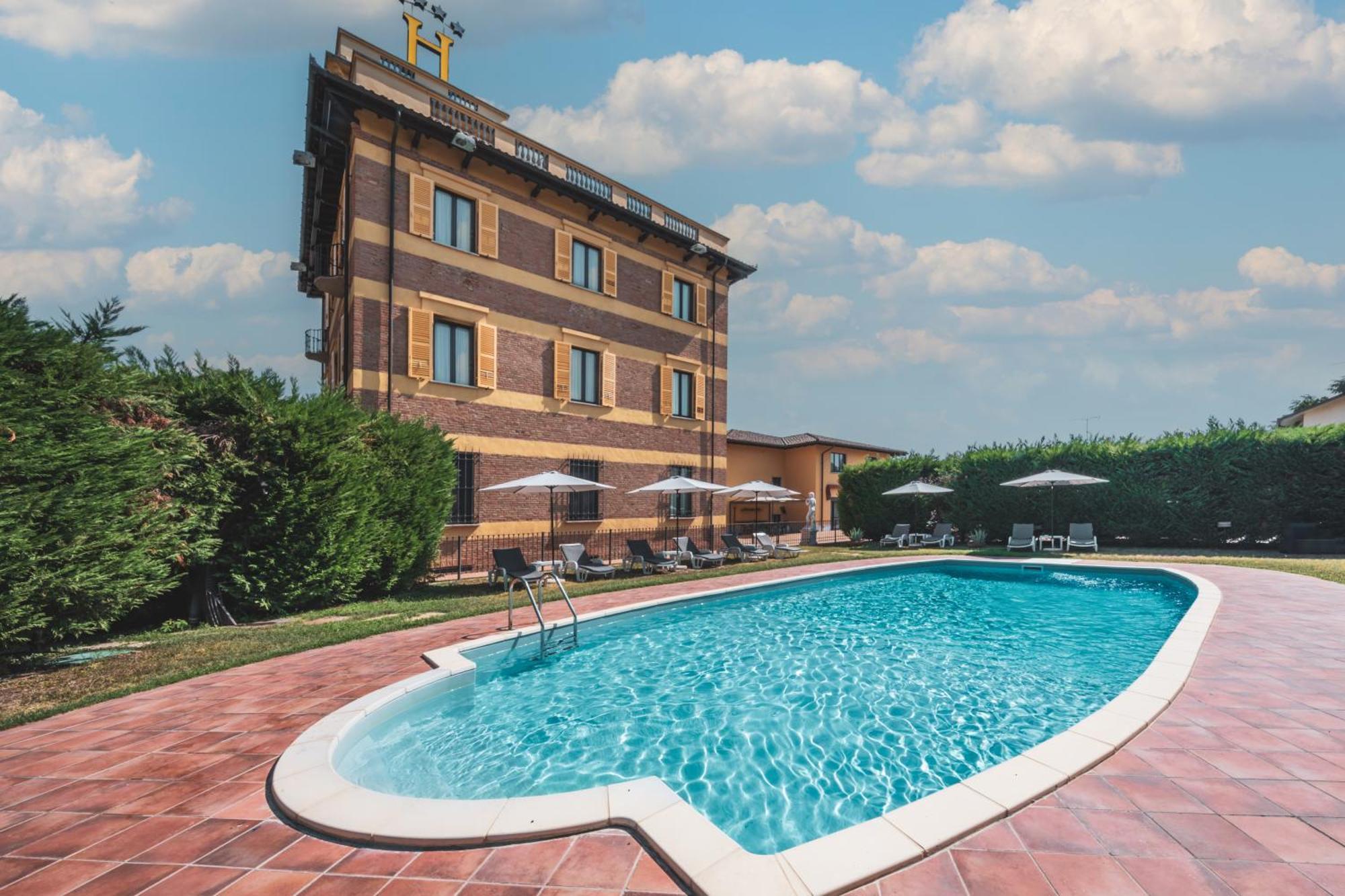 Hotel Villa Liberty Pontecurone Екстер'єр фото