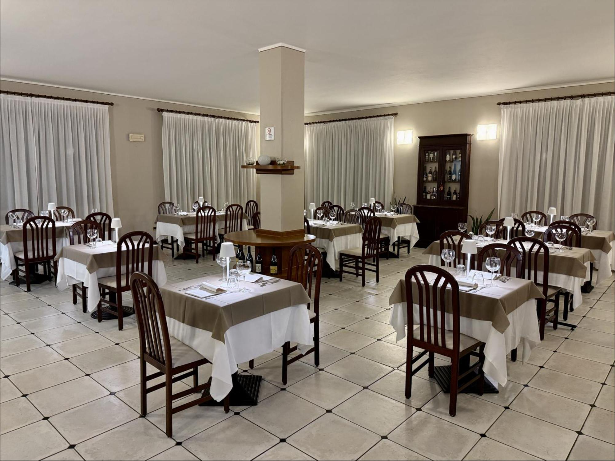 Hotel Villa Liberty Pontecurone Екстер'єр фото